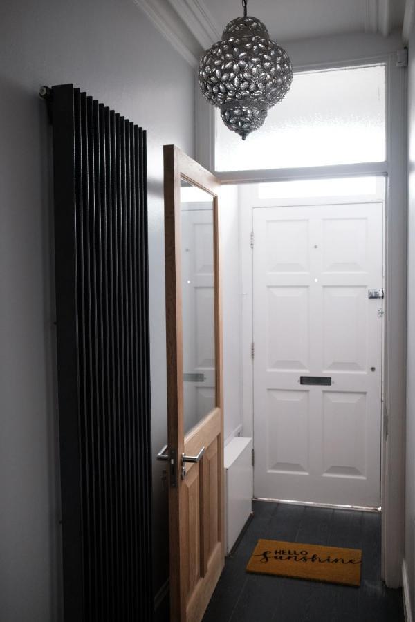Gorgeous 3 Bedroom Victorian Townhouse Lisburn Exterior photo