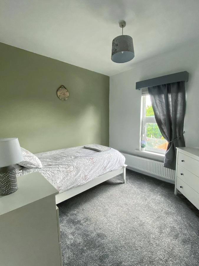 Gorgeous 3 Bedroom Victorian Townhouse Lisburn Exterior photo